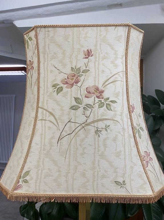 Lampade: Vintage-Stehlampe mit Messingständer – Usato da Schaffhausen venduto da Galleria13_Brocki_SH 3