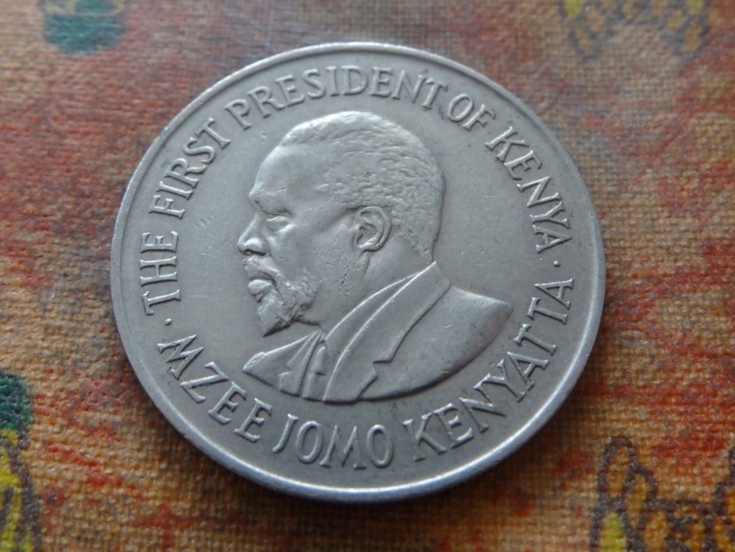 Tutti le monete: KENYA   1  Shiling   1975 – Usato da Romanel-sur-Lausanne venduto da Swift13 1
