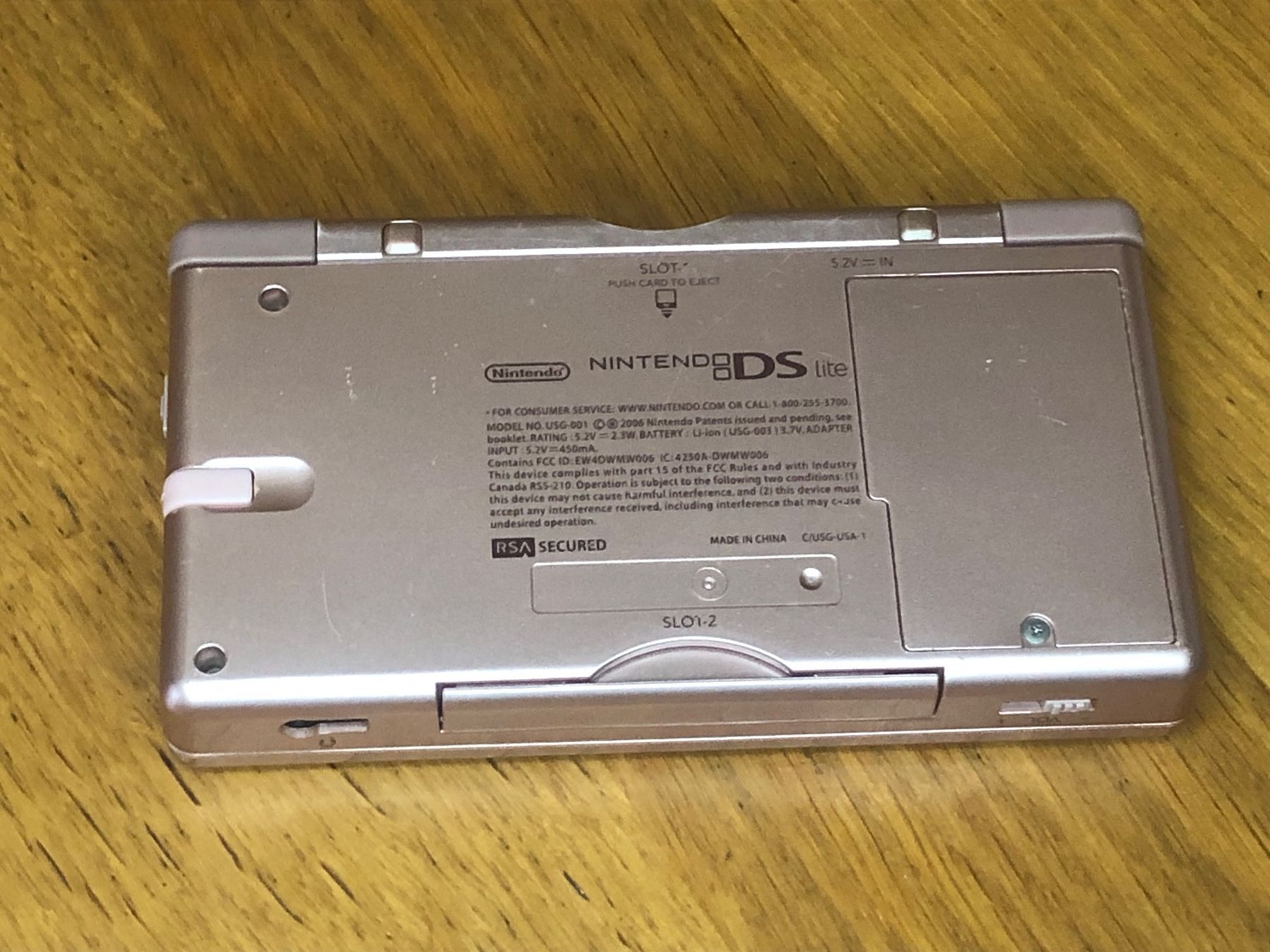 Nintendo Konsolen: Nintendo DS Lite rose + chargeur – Gebraucht aus Genève von bix68 2