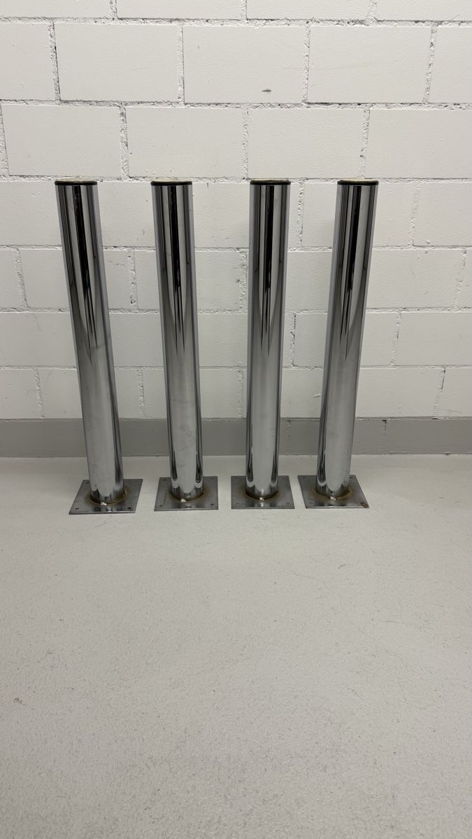 Altri mobili: 4x Tischbeine verchromt – Usato da Abtwil SG venduto da marcel9121 1