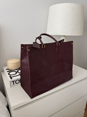 On the Go MM Bag in Burgundy Colour 