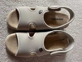 Neue bequeme Sandale Gr. 41 beige