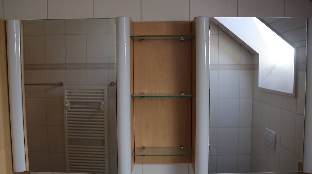 Mobili per bagno: Badmöbel inkl. Armaturen – Usato da Sutz venduto da Anker06 2