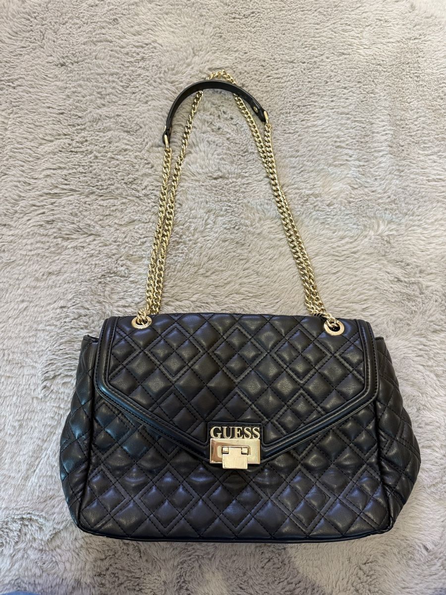 Guess Borse da donna: Guess Stepptasche mit goldener Hardware – Usato da Wohlen AG venduto da Coco_91