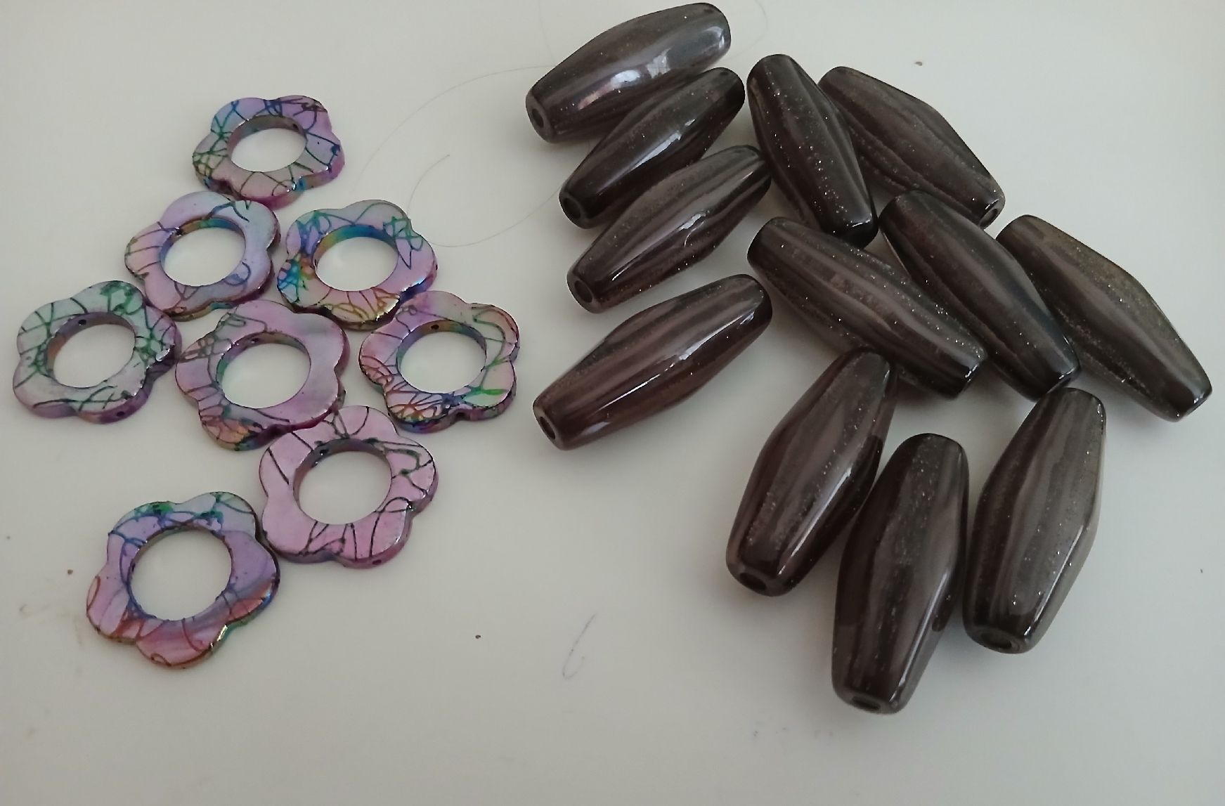 Perle (finte): zum Schmuck oder sonstiges basteln – Nuovo (secondo la descrizione) da Stansstad venduto da mikamo