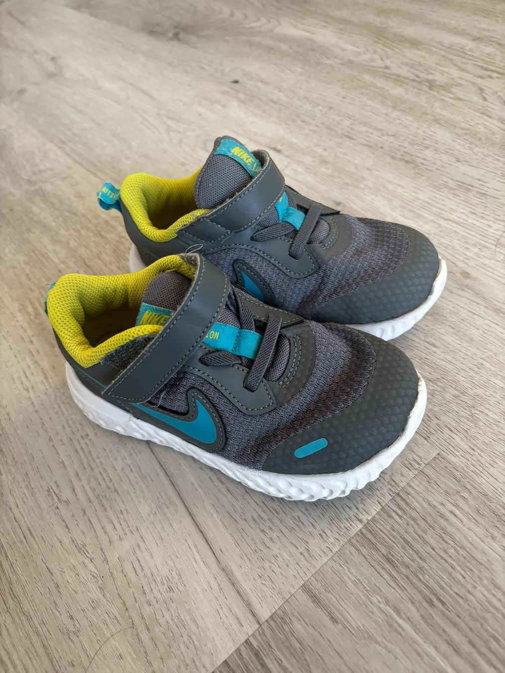Schuhe für Jungen: Kindersneaker Gr. 27 – Gebraucht aus Hochfelden von rub_rnw5 1
