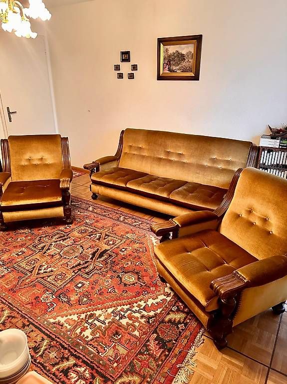 Divani: Sofa Garnitur mit Beistelltisch – Usato da Zofingen venduto da fradama