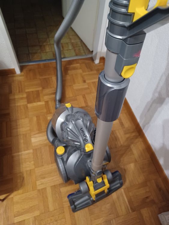 DYSON DC 08 STAUBSAUGER | Kaufen auf Ricardo