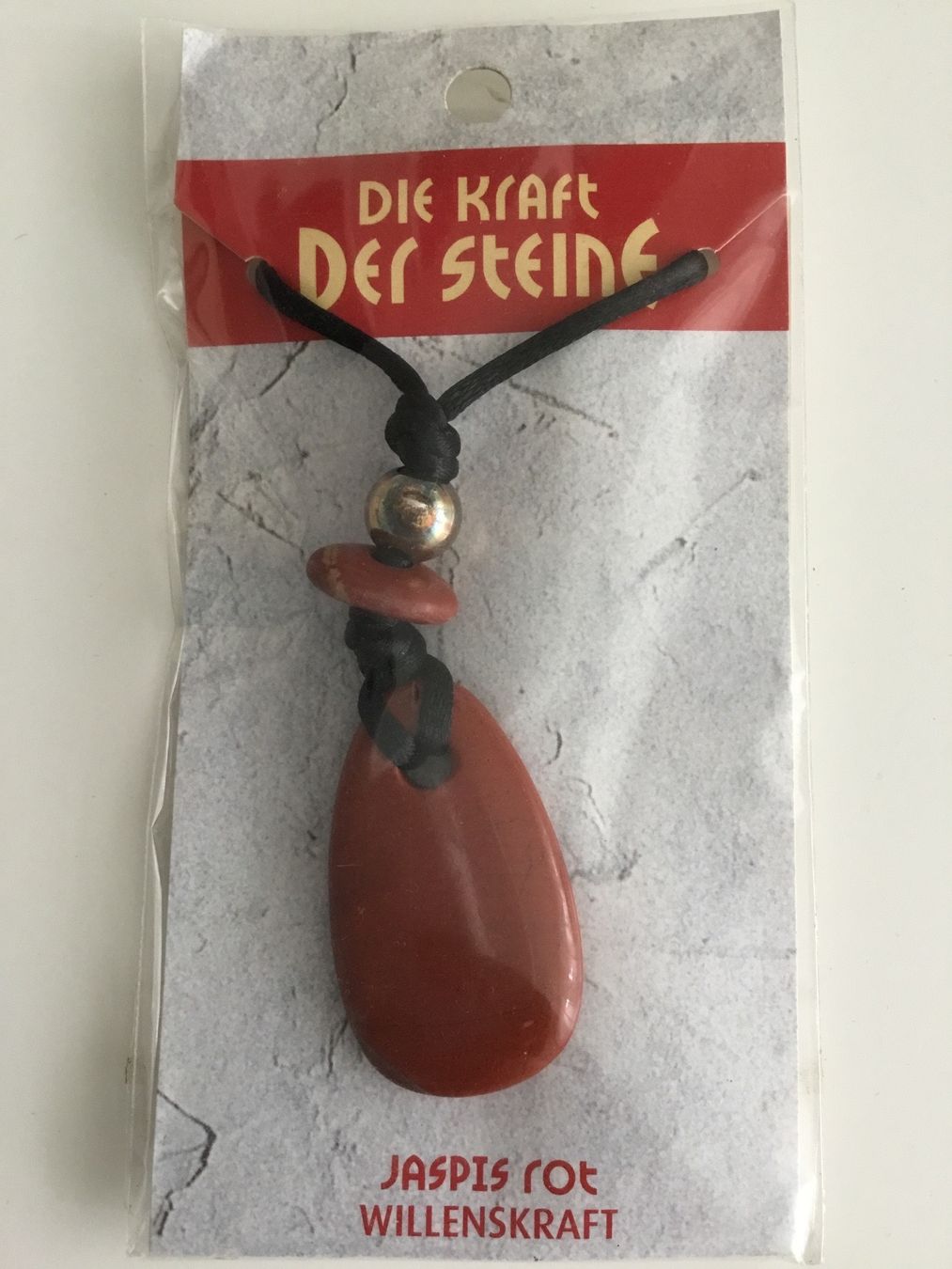 Mineralien & Heilsteine: Anhänger mit Samtkordel roter Jaspis Heilstein – Neu und originalverpackt aus Doppleschwand von lapis106