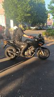 Motorrad Honda schwarz gut erhalten 600ccm 35Kw. Zu Verkaufe