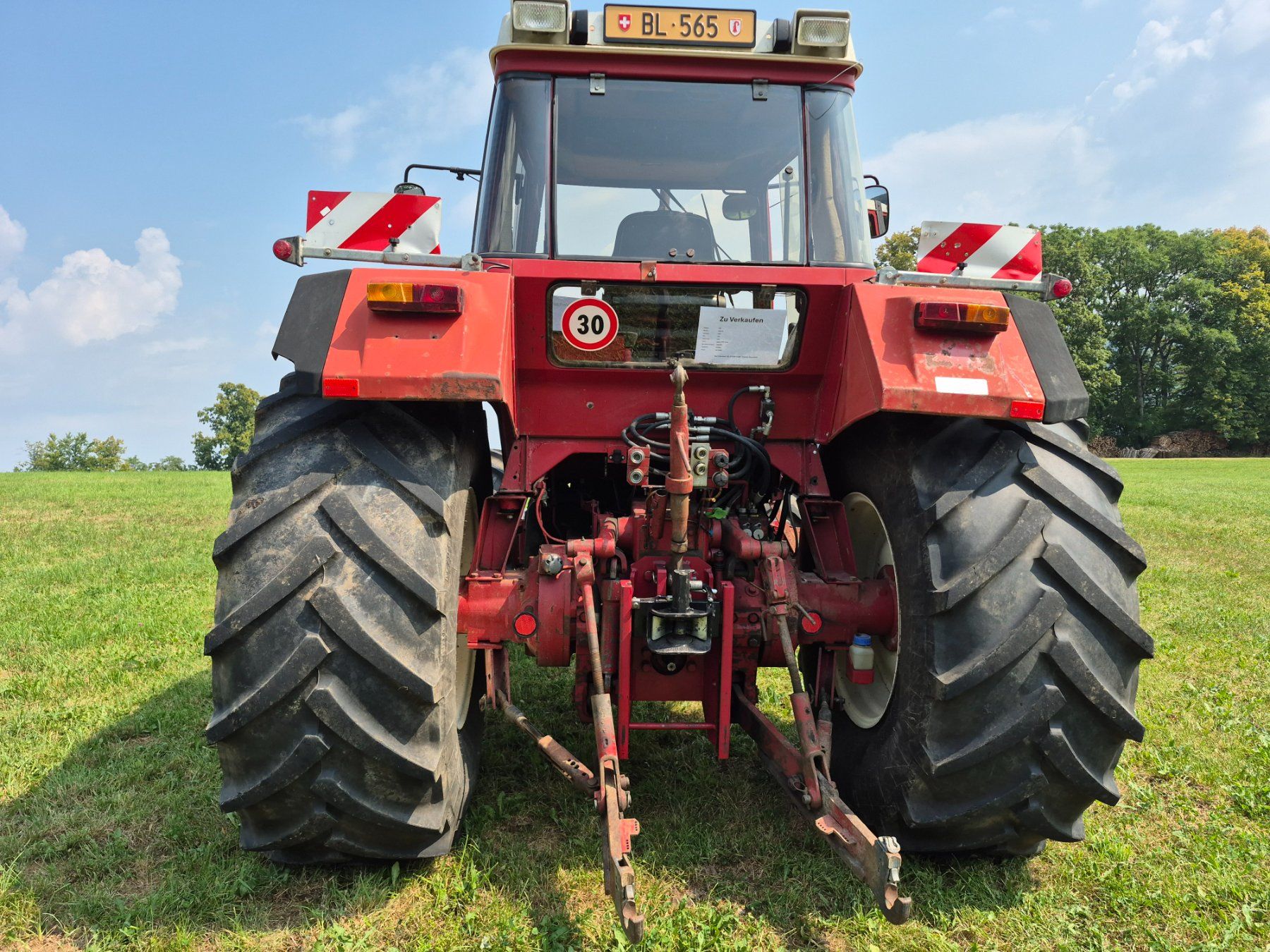 Trattori: International 1255 XL Traktor,  ab MFK – Usato da Langenbruck venduto da Baumae 3