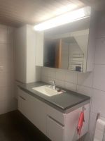 Waschtischunterschrank mit Waschbecken & Spiegel. Sehr gut!