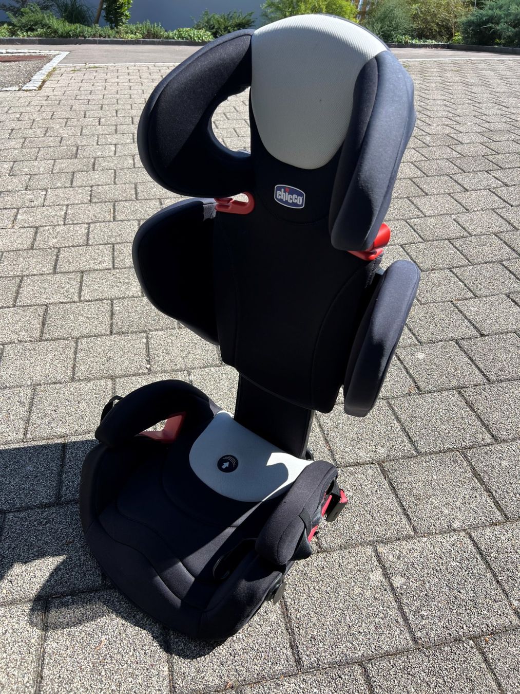 Chicco Auto-Kindersitze: Chicco Autokindersitz 15-36 Kg – Gebraucht aus Matzingen von Bluamli