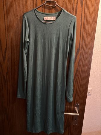IVYREVEL ALIANADRESS Kleid Grösse M dunkelgrün gerippt