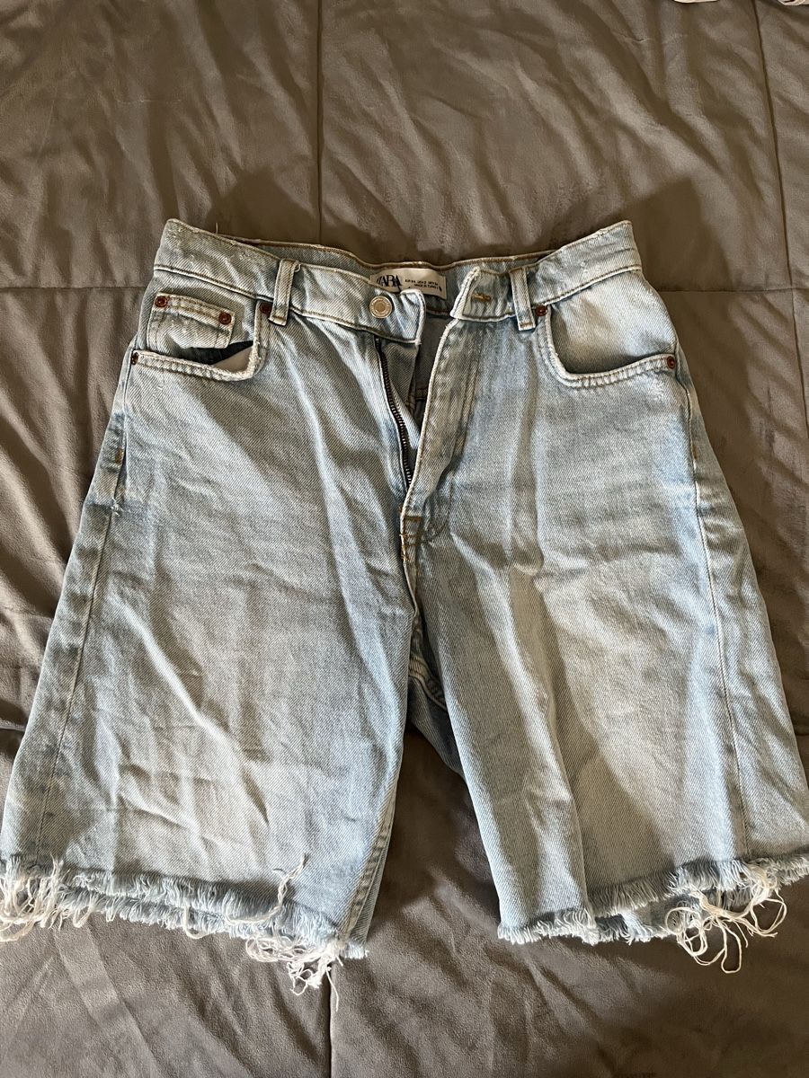 Zara Pantalons: Short Zara – D'occasion à Montsevelier par Duna2210