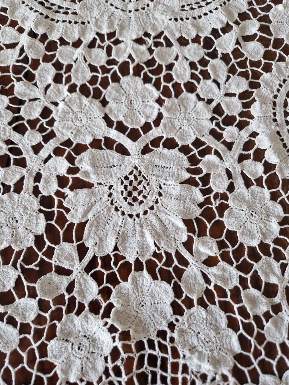 Altra biancheria da tavola: Plauenerspitze  Tischdecke Dm140cm – Usato da Bern venduto da Antikbatik 5