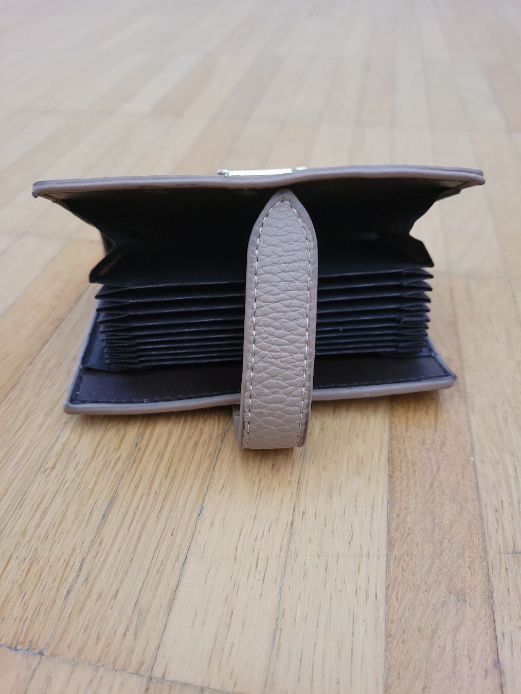 Portafogli: Portefeuille couleur taupe! – Usato da Villars-sur-Glâne venduto da m66_dch5 2