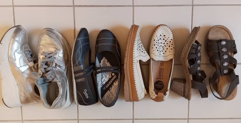 Scarpe da donna: MARKENSCHUHE NEU UND PREISWERT – Usato da Domat Ems venduto da guz_l5xq 1