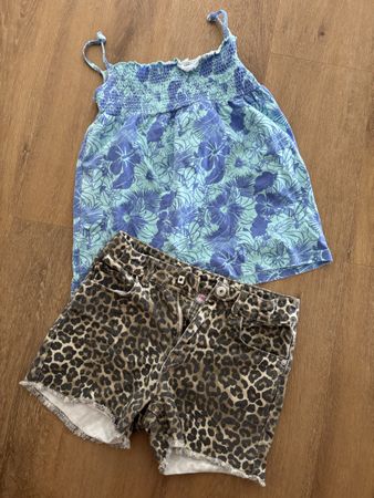 Sommer Set, Top und Shorts mit Leo Muster, Grösse 128