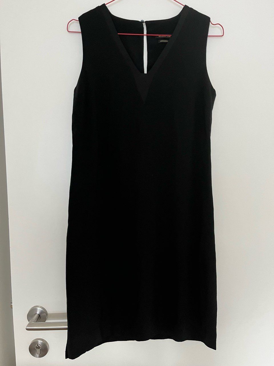 Massimo Dutti Vestiti: Etuikleid von Massimo Dutti Gr. 36, Farbe schwarz – Nuovo (secondo la descrizione) da Triesen venduto da dardaleni