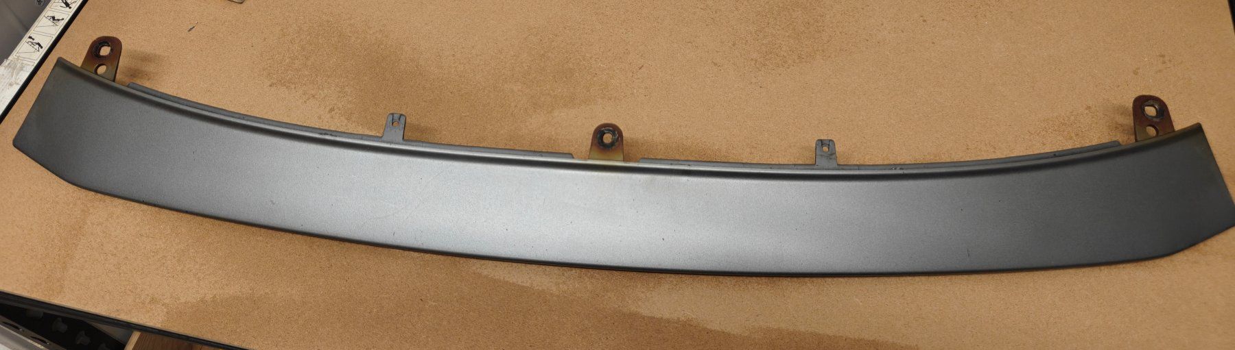 Tutti pezzi di ricambio auto: Audi TT / TTS 8S Frontspoiler Platinum Grey Original – Usato da Aarburg venduto da raf_wt2d