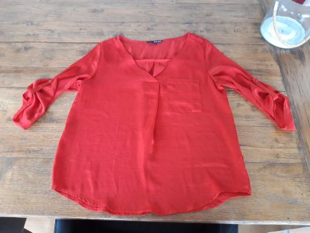 Basic Rote Bluse mit Brusttasche dunkelrot