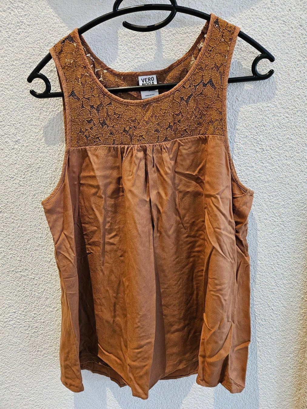 Vero Moda Top: VERO MODA Top Gr. M – Usato da Liestal venduto da corneb