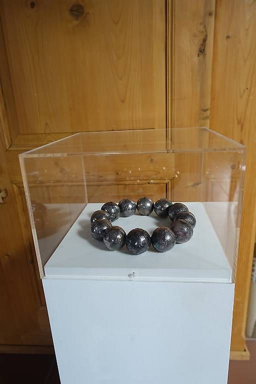 Vetrine: Vitrine mit Plexiglashaube – Usato da Bern venduto da Els_g2n8 1