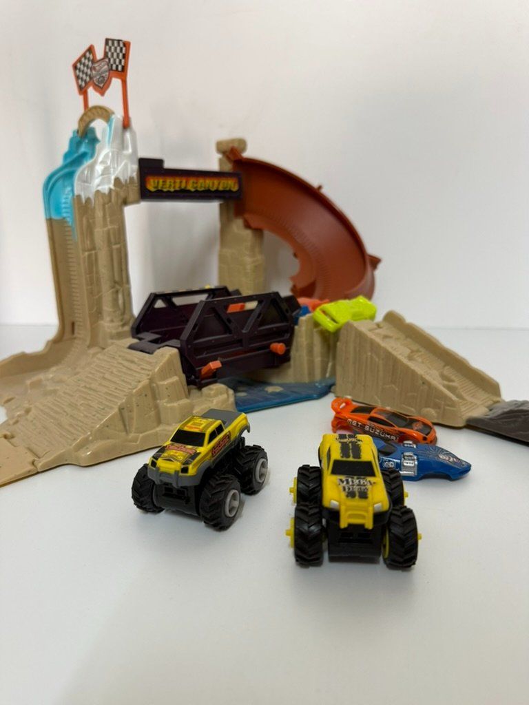 Hot Wheels Giocattoli: Hot Wheels Rev-Ups Verti Canyon - gebraucht – Usato da Lohn/SH venduto da PokemonSchweiz 1