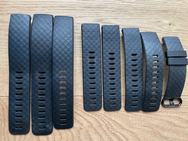 Bracciali & Braccialetti: Ersatzbänder Fitbit Charge 3 – Usato da Herisau venduto da ErWi9100 1