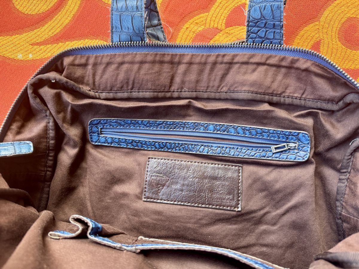 Guess Borse: GUESS Handtasche Kroko-Optik, blau – Usato da Zürich venduto da pilatus777 3