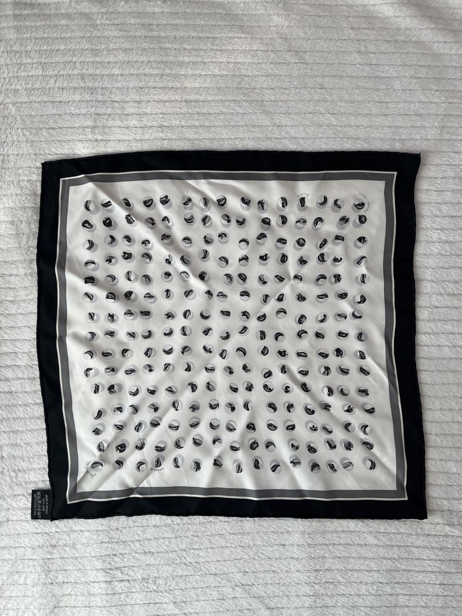 Hermès Foulard & Sciarpe: Hermès Seidentuch "Jeu de Billes", Schwarz/Weiss, 42cm – Usato da Biberist venduto da lle_z7hb