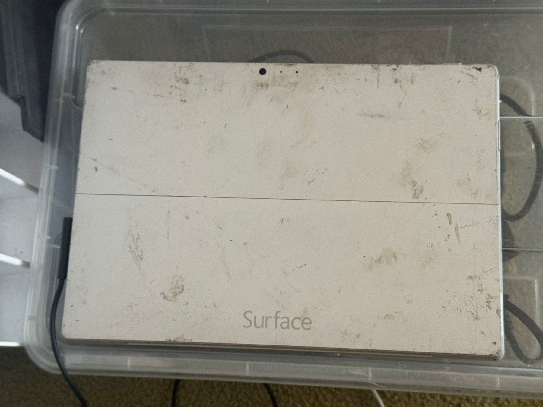 Microsoft Tablet PC: Surface Pro 3 - 64GB !! ungeprüft !! – Difettoso da Olten venduto da HoYa01 1