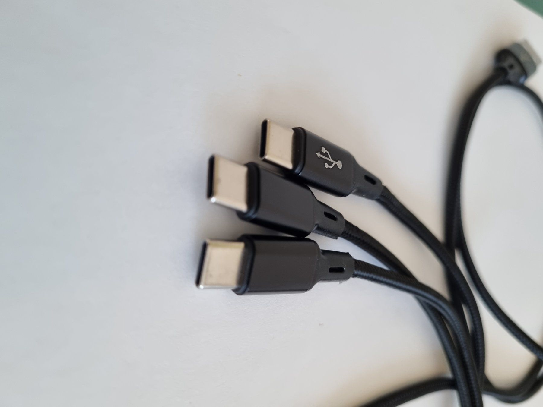 Cavi: 3 in 1 Ladekabel / USB 3 x C – Nuovo e nell'imballaggio originale da Zofingen venduto da Felpa 2