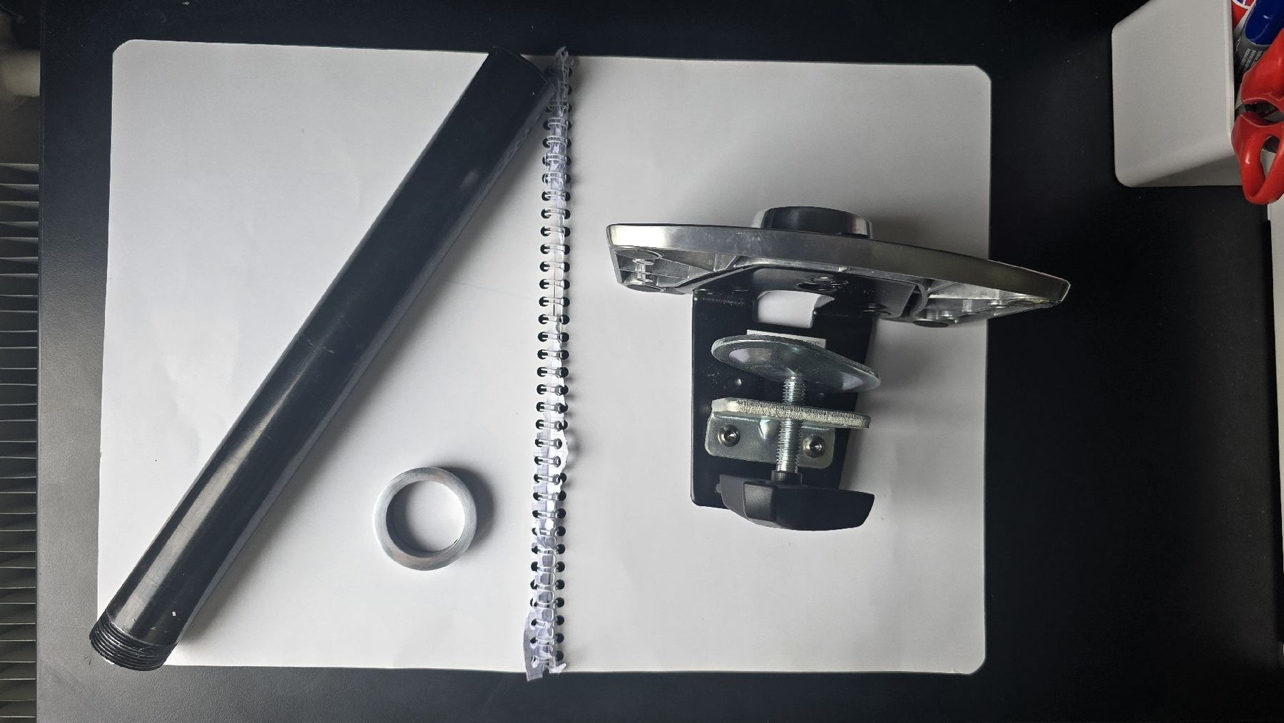 Ergotron Staffa per monitor: Ergotron Basekit inkl. Stange – Usato da Emmenbrücke venduto da david_andrist