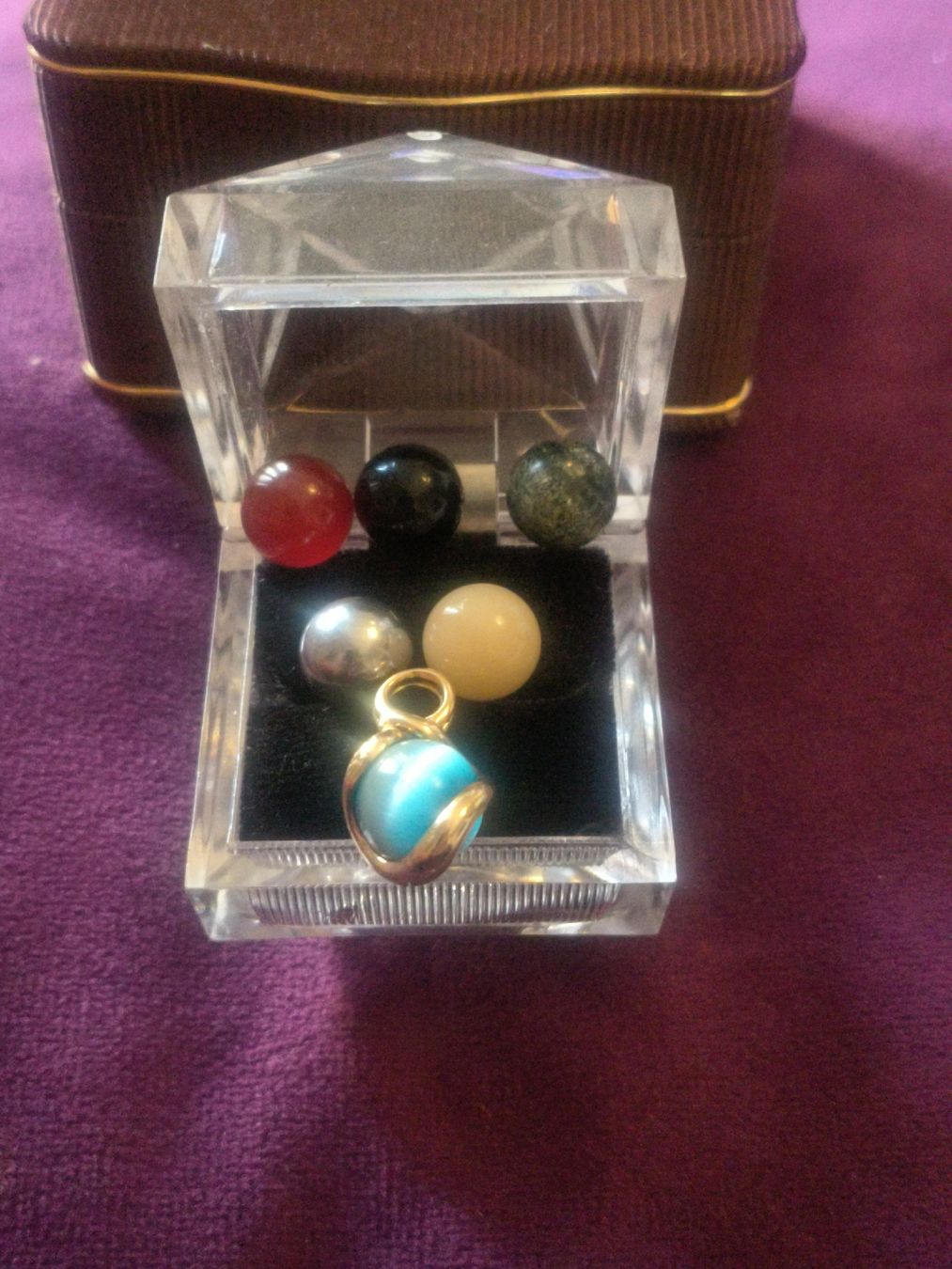 Gilbert Albert Ciondoli: bijoux  pendentif or 750 Gilbert Albert  – Usato da Pampigny venduto da Nathbn