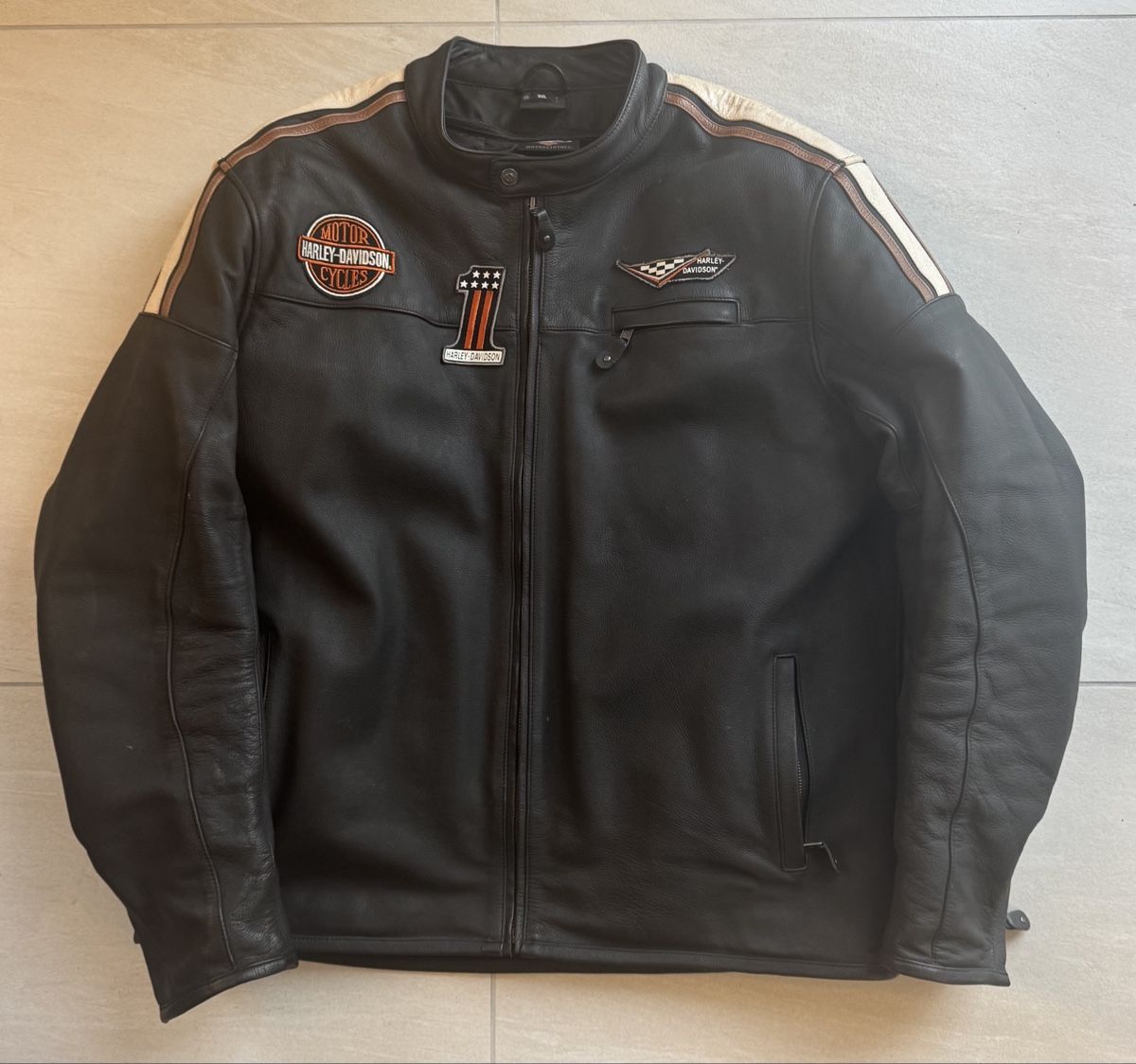 Harley-Davidson Giacche: Blouson Harley-Davidson en cuir véritable - Taille 3XL – Usato da Cormoret venduto da Jackb6