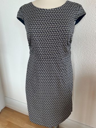 BETTY & CO WHITE Damen Etui Kleid in Gr. 36, Blau/Beige