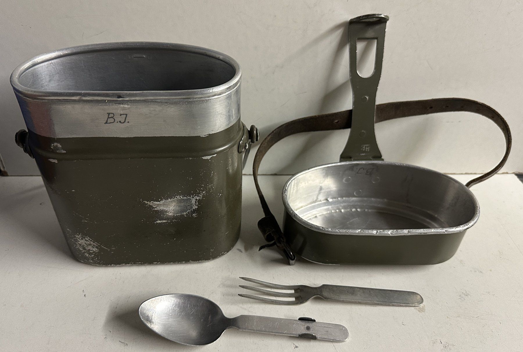 Set di piatti: Gamelle mit Besteck, Vintage – Usato da Hergiswil NW venduto da hpb_9bvx 2
