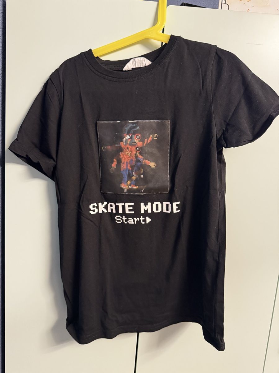 H&M Hemden, T-Shirts & Polos: Pallietten Shirts – Gebraucht aus Bätterkinden von car_c9dt 4