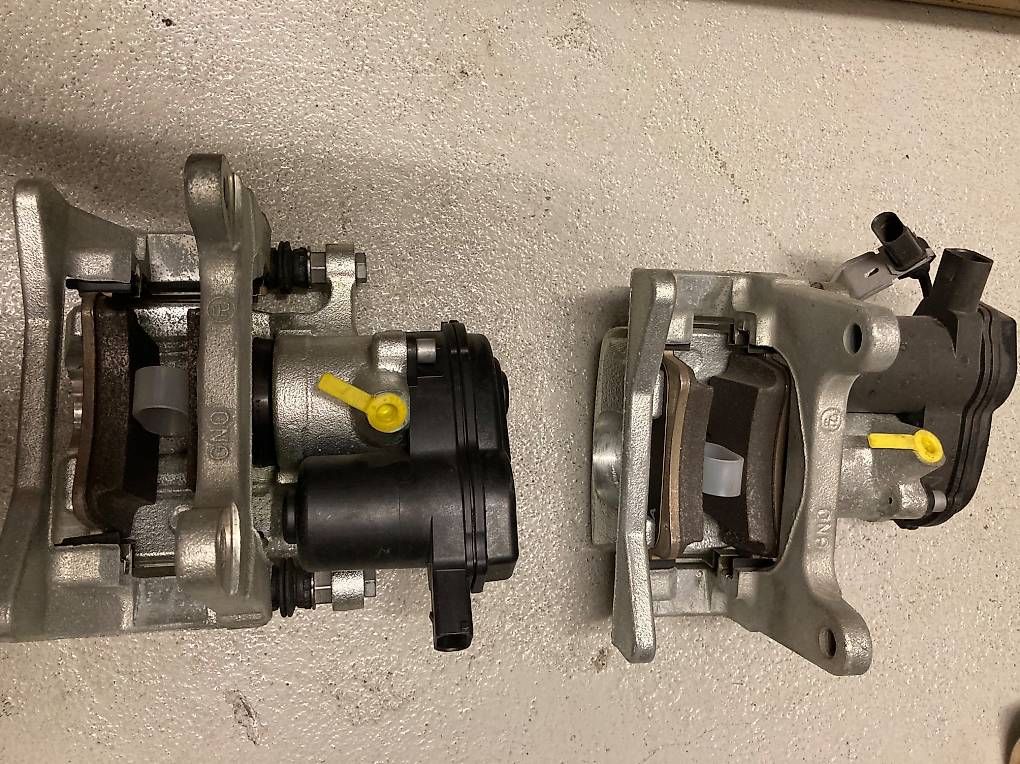 Audi Tutti pezzi di ricambio auto: Bremse hinten Audi s4 b8 – Nuovo (secondo la descrizione) da Laax GR venduto da oc76