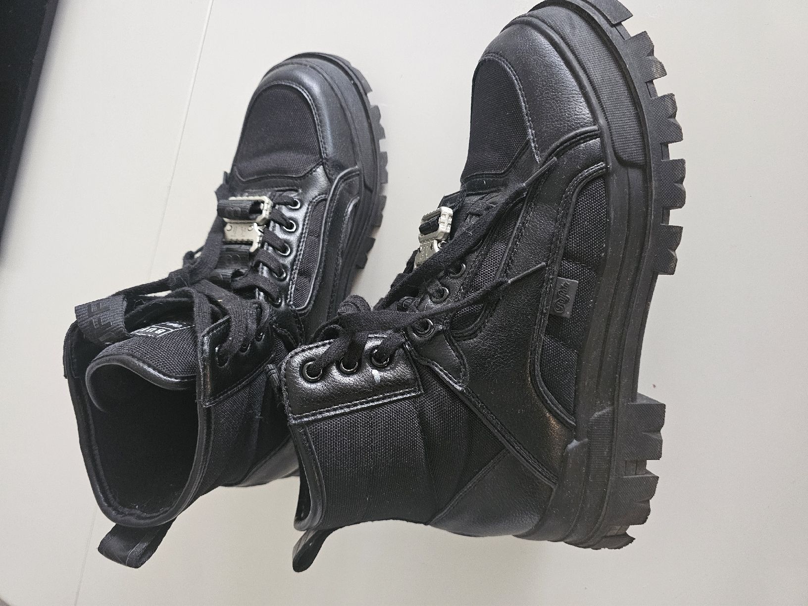 Herrenschuhe: ASPHA COM3 MID - Lace-up ankle boots - black – Gebraucht aus Leysin von Mr.Matthew 6