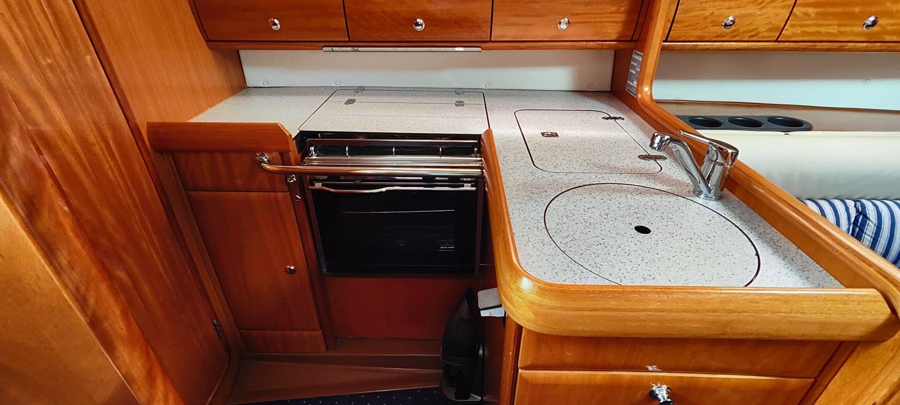 Bavaria Barche: Bavaria 32 Cruiser – Usato da Dürnten venduto da 999999 8