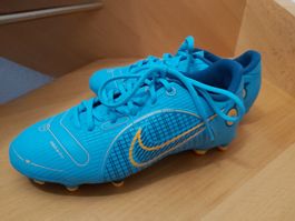 Neuwertige Fussballschuhe, Grösse 33 von Nike