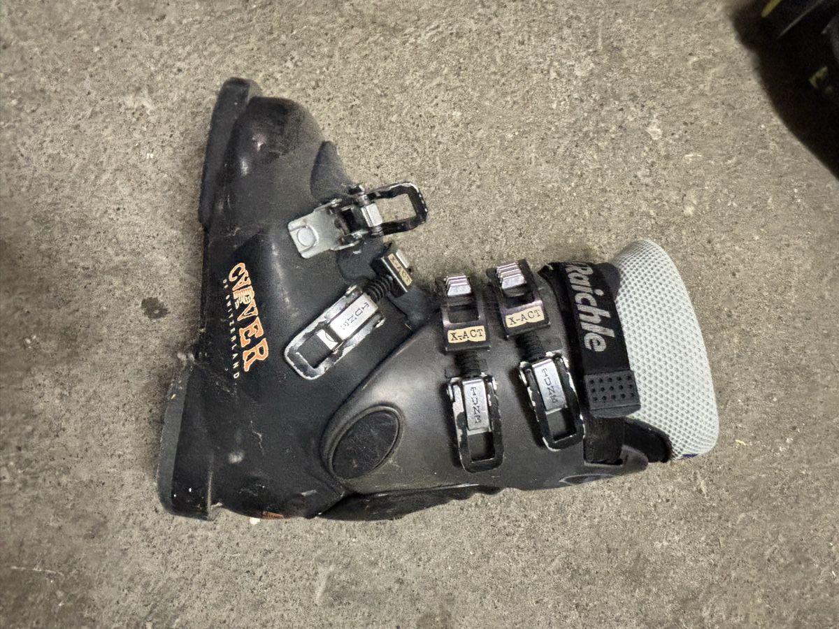 Scarpe da donna: Skischuhe – Usato da Rossrüti venduto da poger