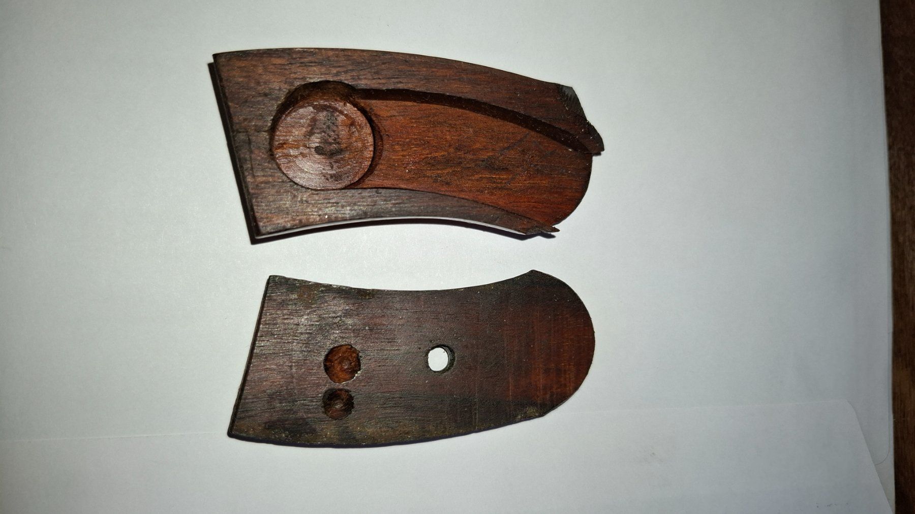 Schweizer Armee Alle Werkzeuge: Holzgriffschalen zu Armeerevolver Mod.1882 – Gebraucht aus Lützelflüh-Goldb von holdrio011 1