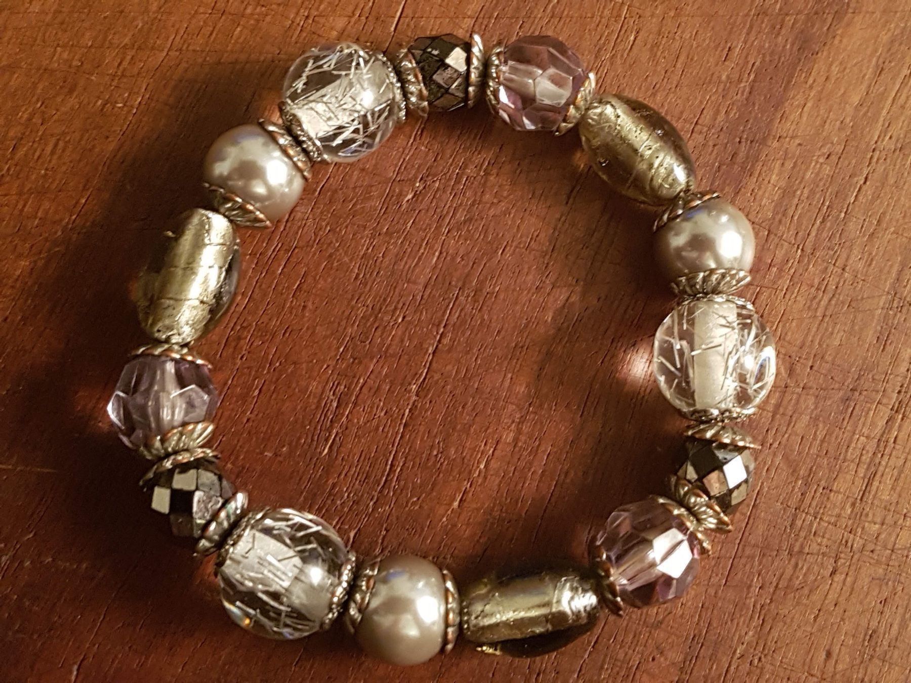 Bracciali & Braccialetti: Armband m.versch.Beads silb./kupfer/schw – Usato da Ettingen venduto da Maranathatalitha 1