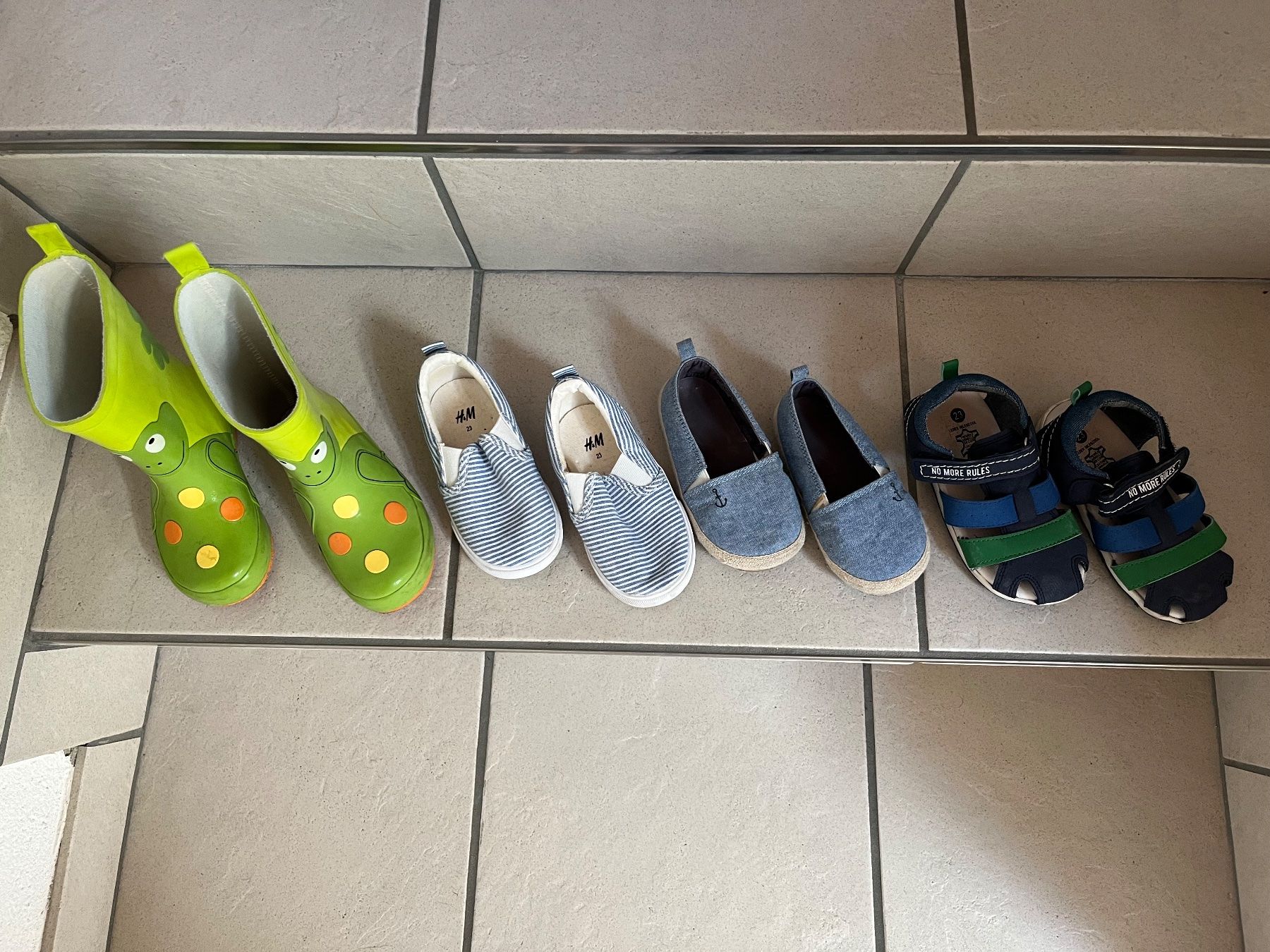 Scarpe per ragazzi: Schuhe Gr. 22, Sommer – Usato da Thörigen venduto da nic_kf6l 1