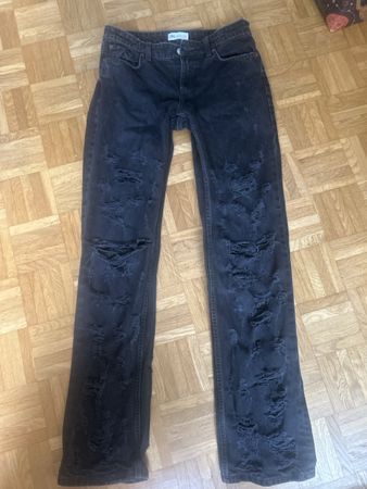 ZARA jeans neri con strappi