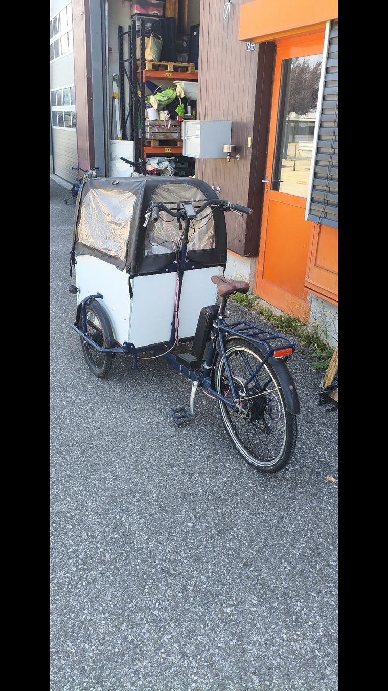 Velos: Vélo cargo électrique avec bâche – Gebraucht aus Yvonand von jmp_2hbr